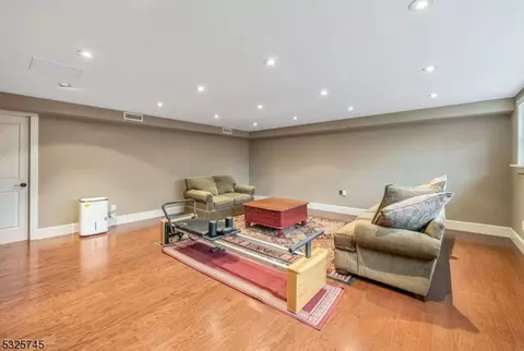 108 Algonquin Trl, Wayne, NJ 07470 photo 35