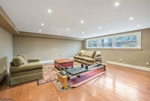 108 Algonquin Trl, Wayne, NJ 07470 photo 34