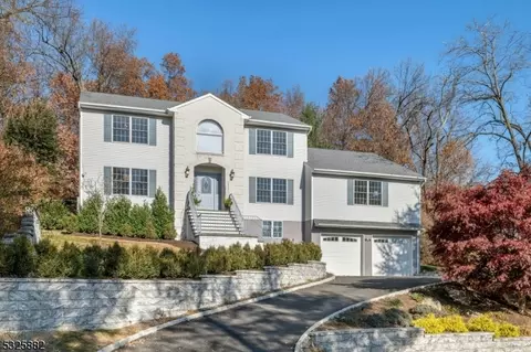 17 Skyline Dr, West Orange, NJ 07052
