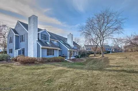 2 Countryside Dr, Basking Ridge, NJ 07920