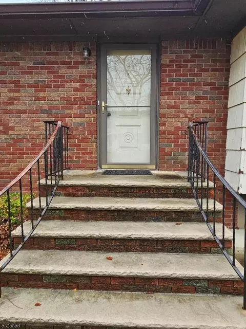 88 Glen Ave, Paramus, NJ 07652 photo 3