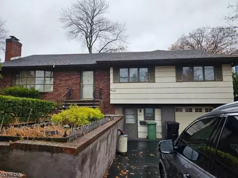 88 Glen Ave, Paramus, NJ 07652