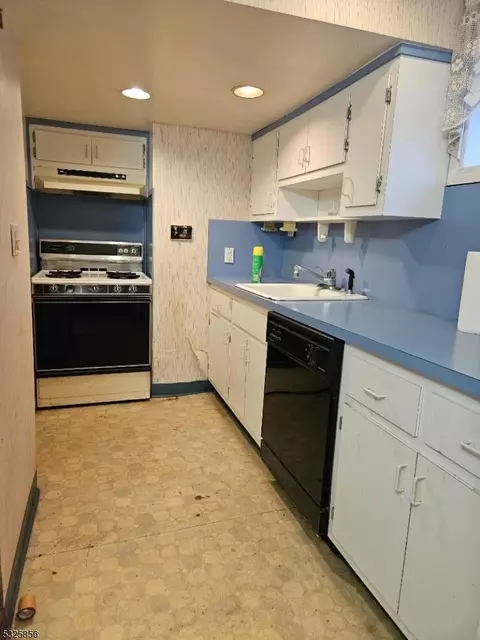 88 Glen Ave, Paramus, NJ 07652 photo 30