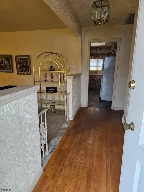88 Glen Ave, Paramus, NJ 07652 photo 4