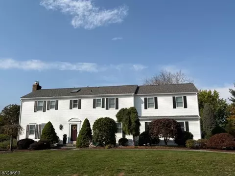 6 Old Coach Rd, Randolph, NJ 07869