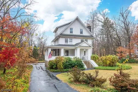 130 Morris Ave, Mountain Lakes, NJ 07046