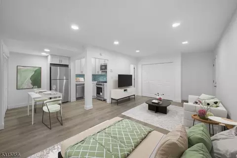 444 River Rd #B, Nutley, NJ 07110
