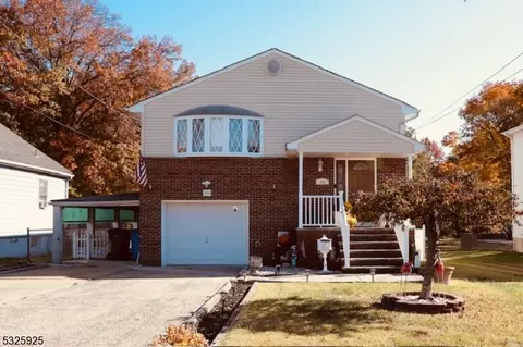 56 Kimberly Rd, Woodbridge Twp, NJ 07067