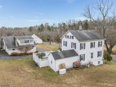 32 Holland Brook Rd, Readington Twp, NJ 08889