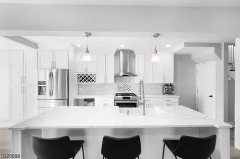5 Haynes St, Somerville, NJ 08876