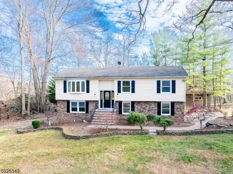 10 Sandbox Rd, Vernon Twp, NJ 07418