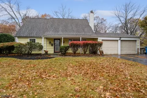 36 Heather Dr, Franklin Twp, NJ 08873