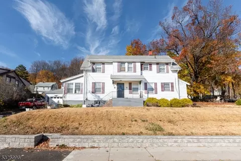 60 Valley Rd, Clifton, NJ 07013