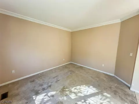 31 Canterbury Way, Wayne, NJ 07470 photo 9
