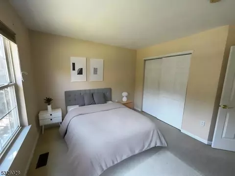 31 Canterbury Way, Wayne, NJ 07470 photo 8