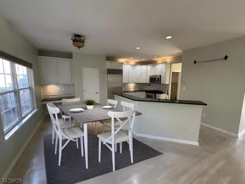 31 Canterbury Way, Wayne, NJ 07470 photo 5