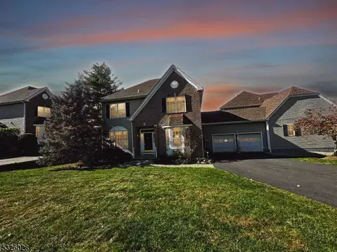 31 Canterbury Way, Wayne, NJ 07470 photo 2