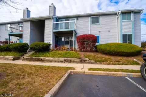 13 Henley Dr, Somerset, NJ 08873