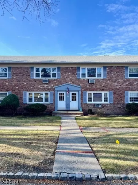 39 Wedgewood Dr #111, Verona Twp, NJ 07044