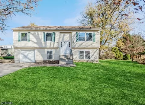 132 Hazelhurst Ave, Ewing Twp, NJ 08638