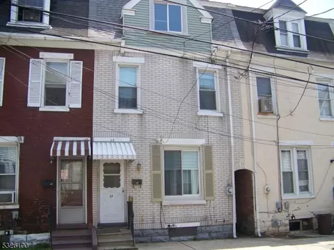 17 Reese Ct, Phillipsburg, NJ 08865