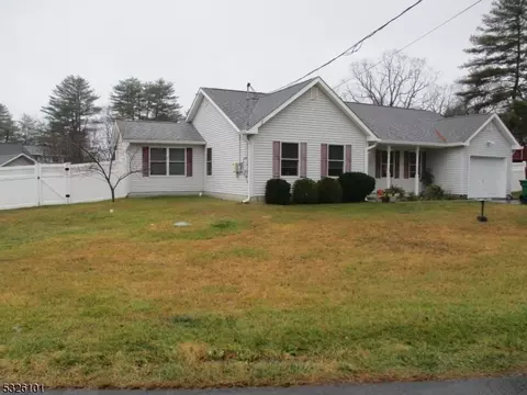 225 Lake Shr, Montague Twp, NJ 07827