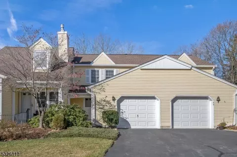 53 Carriage Ln, Newton, NJ 07860