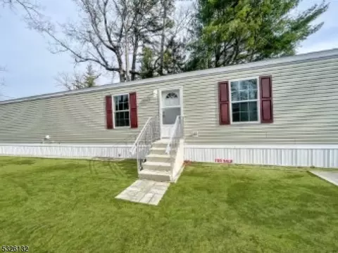 19 W 3rd, Moonachie, NJ 07074