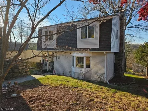 64 Tamarack Trl, Hardyston, NJ 07460