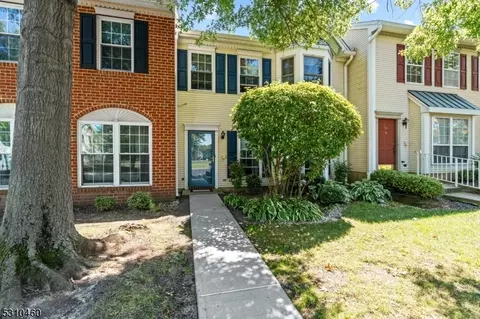 58 Balboa Ln, Franklin Park, NJ 08823
