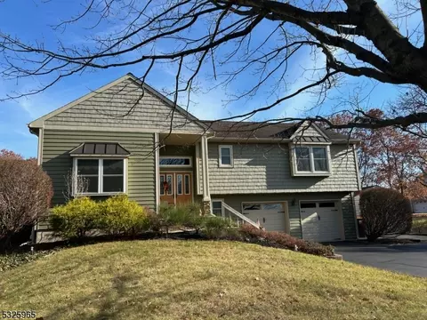 57 Redwood Ter, Flemington, NJ 08822