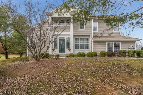 315 Clover Ct, Stewartsville, NJ 08886