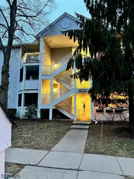107 Rachel Ct #107, Franklin Park, NJ 08823