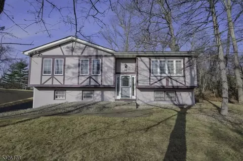 12 Passaic Valley Rd, Montville Twp, NJ 07045