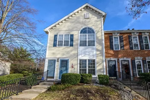 83 Gregory Ln, Franklin Park, NJ 08823