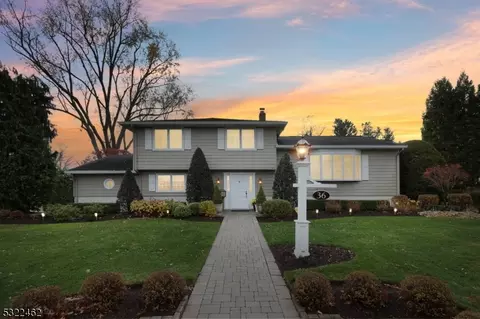 36 Garvey Rd, Wayne Twp, NJ 07470