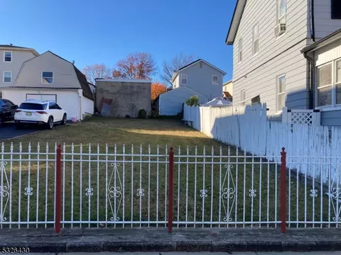 21 Ralph St, Belleville Twp, NJ 07109