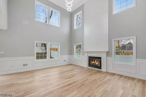 519 Green Valley Rd, Paramus, NJ 07652 photo 6