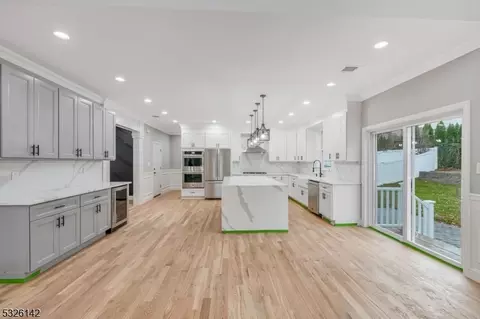 519 Green Valley Rd, Paramus, NJ 07652 photo 7