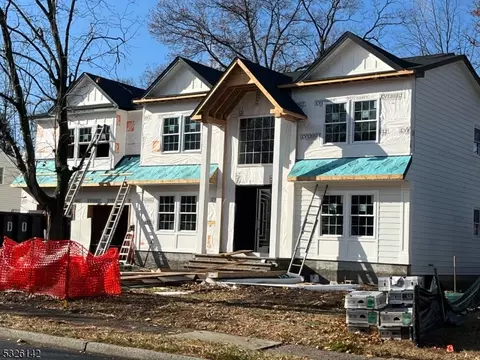 519 Green Valley Rd, Paramus, NJ 07652
