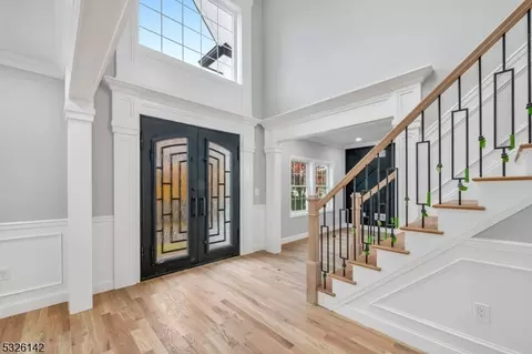 519 Green Valley Rd, Paramus, NJ 07652 photo 3