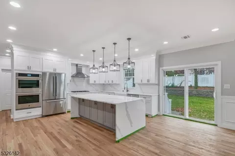 519 Green Valley Rd, Paramus, NJ 07652 photo 8