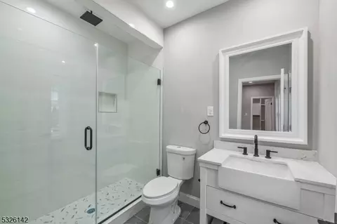 519 Green Valley Rd, Paramus, NJ 07652 photo 24