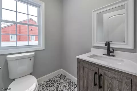 519 Green Valley Rd, Paramus, NJ 07652 photo 14