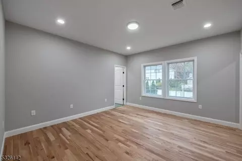 519 Green Valley Rd, Paramus, NJ 07652 photo 23