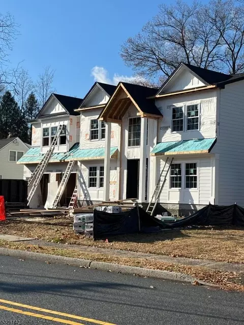 519 Green Valley Rd, Paramus, NJ 07652 photo 2