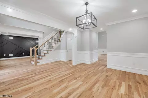519 Green Valley Rd, Paramus, NJ 07652 photo 5