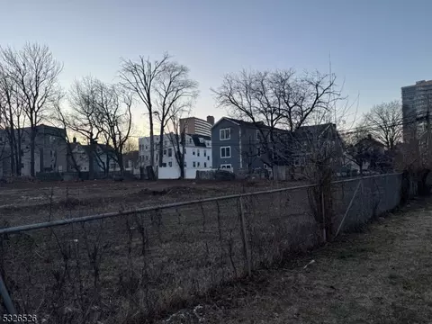 52 Cambridge St, East Orange City, NJ 07018