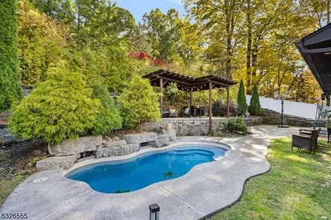 30 Old Creamery Rd, Newton, NJ 07860