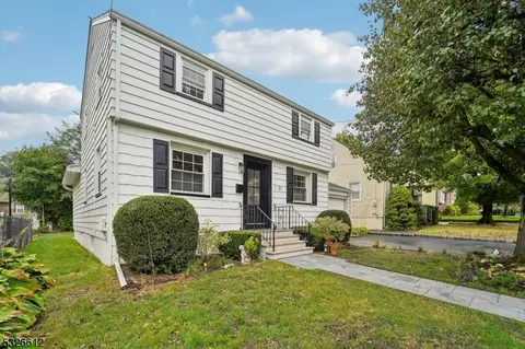 1-37 33rd St, Fair Lawn, NJ 07410